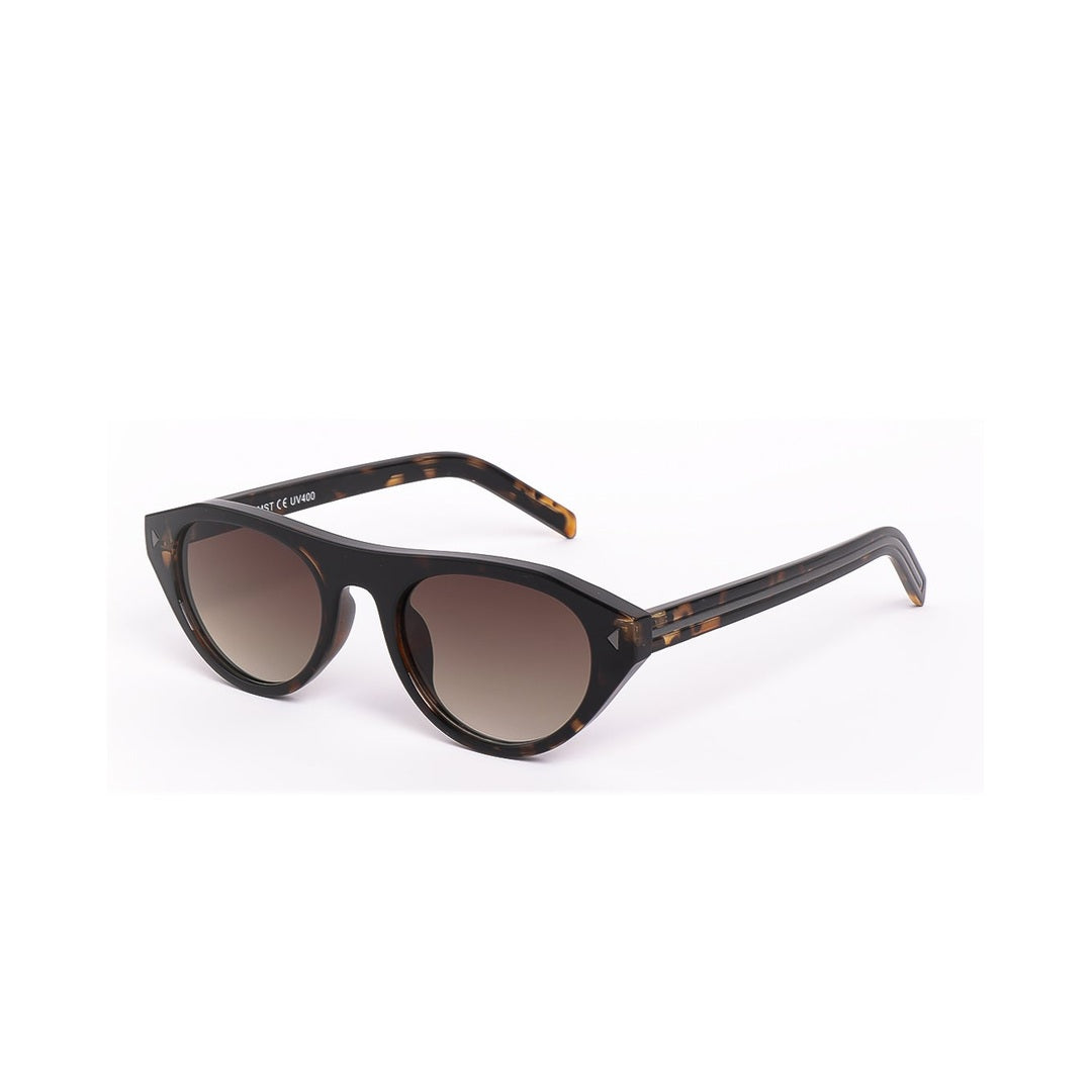 Lentes de sol estilo moderno AMST de Solivo, con diseño elegante y protección UV400, perfectos para destacar en cualquier ocasión.