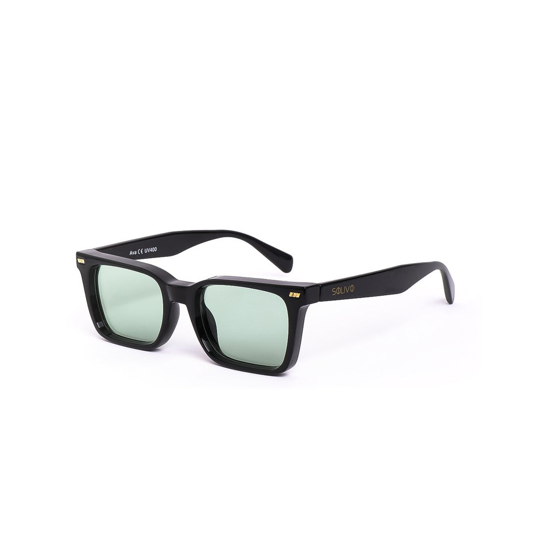 Lentes de sol Ava - Negro Verde de Solivo, vista lateral mostrando su elegante estructura y lentes polarizados ideales para cualquier ocasión.