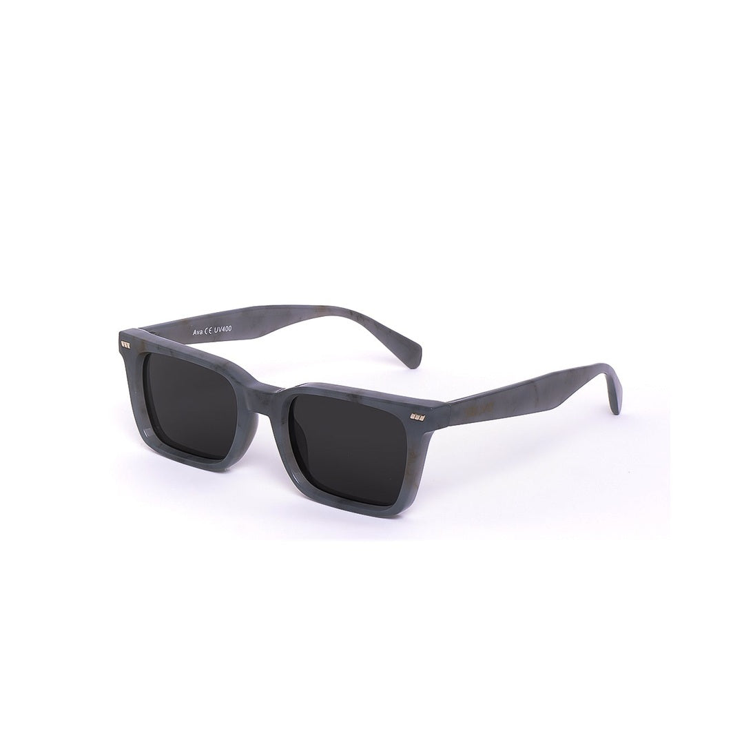 Lentes de sol Ava - Gris de Solivo, vista lateral que muestra su estilo contemporáneo y lentes polarizados para reducir reflejos.