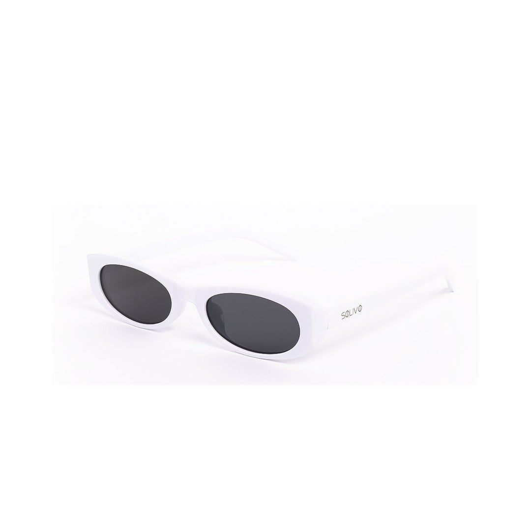 Lentes de sol BOST de Solivo, vista lateral que destaca su forma elegante y moderna, perfectos para actividades al aire libre y protección UV.