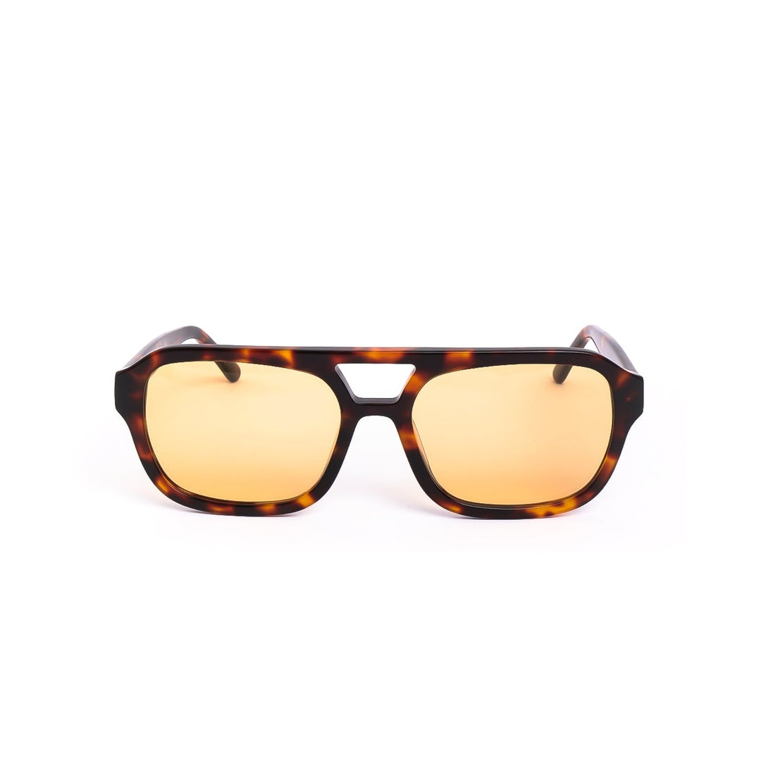 Lentes de sol Élan de Solivo en color carey, con diseño moderno y elegante, ideales para protección UV.