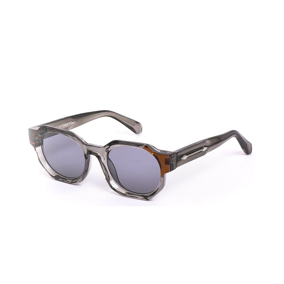 Vista lateral de los lentes de sol LON Cristal Gris de Solivo, ideales para cualquier ocasión con protección UV400.