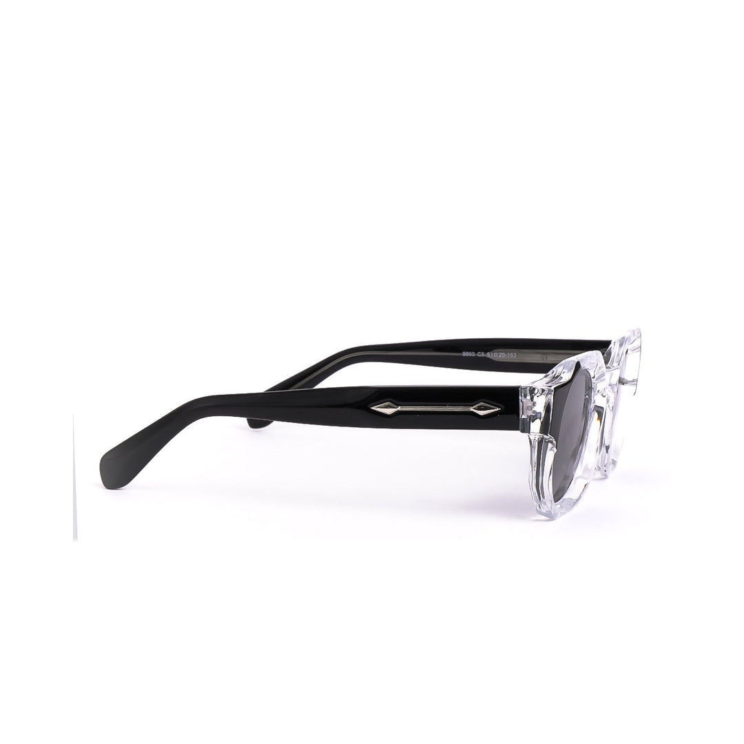 Vista detalle de las gafas de sol LON Cristal Negro de Solivo, con marco en negro y elementos de diseño únicos.