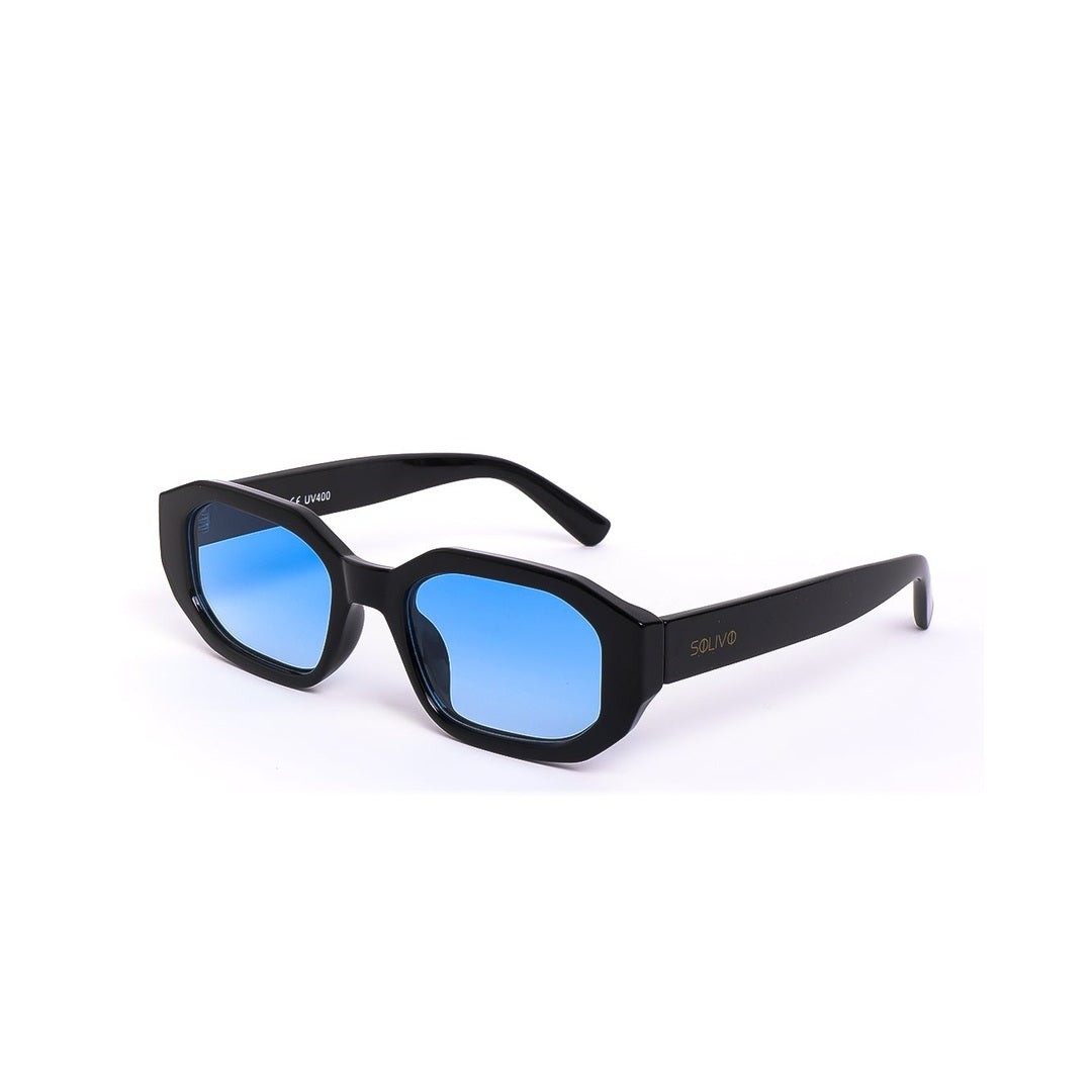 Gafas de sol JAE de Solivo con lentes azul claro, diseño moderno y elegante, perfectas para lucir con estilo y protegerse del sol.
