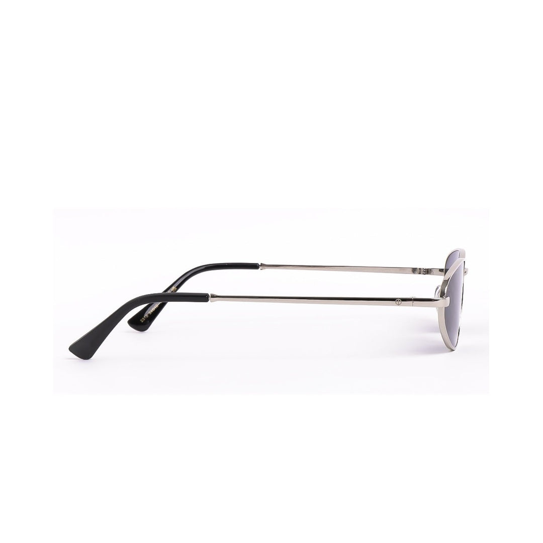 Perfil de los lentes de sol LIMA - Negro de Solivo, mostrando su diseño ergonomico y lentes polarizados, perfectos para cualquier ocasión.