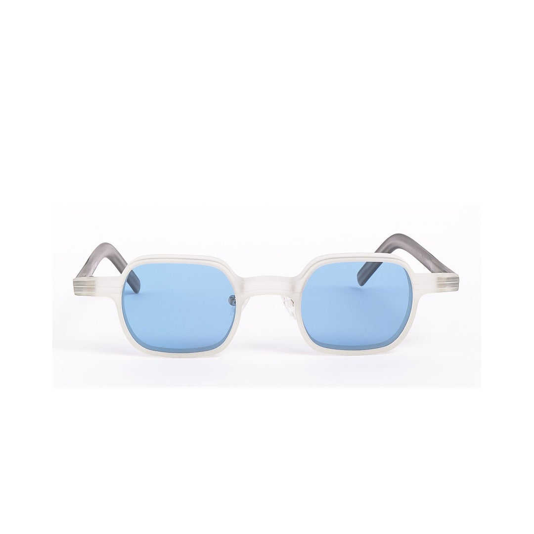 Gafas de sol LUNE - Celeste de Solivo con diseño elegante y lentes azules, ideales para proteger tus ojos con estilo.