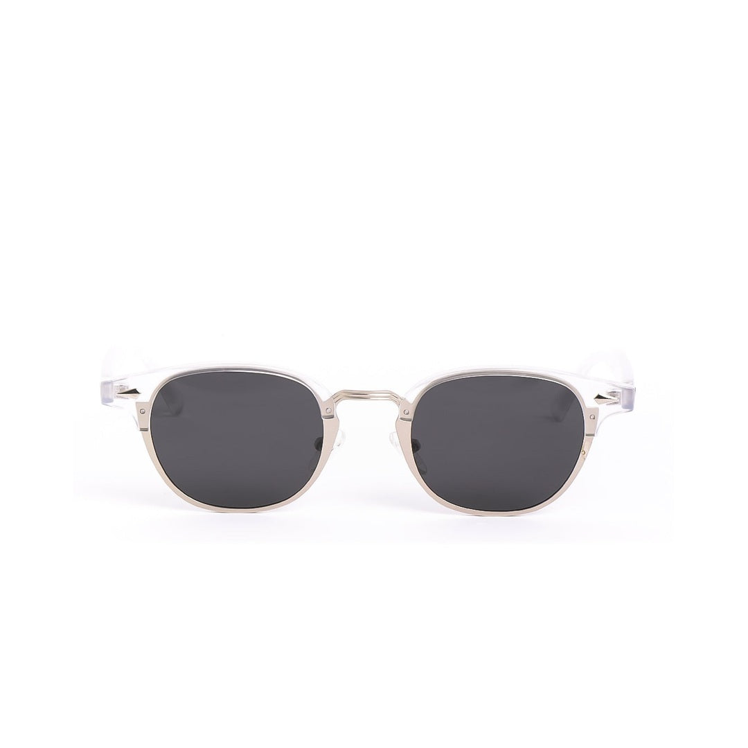 Gafas de sol LUX de Solivo en color blanco, con lentes oscuros y diseño elegante, perfectas para un look moderno y sofisticado, ofreciendo protección UV400.