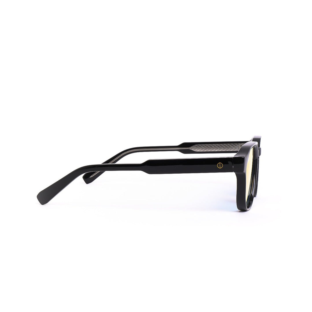 Lentes de sol LUXA - Negro Lila de Solivo, vista lateral destacando la elegancia y comodidad de su diseño, perfectos para proteger tus ojos.