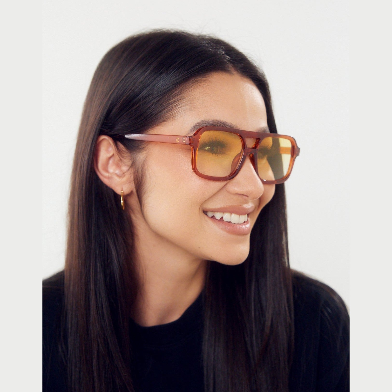 Visión clara con lentes polarizados CY de Solivo, ideales para actividades al aire libre, brindando estilo y protección UV400.