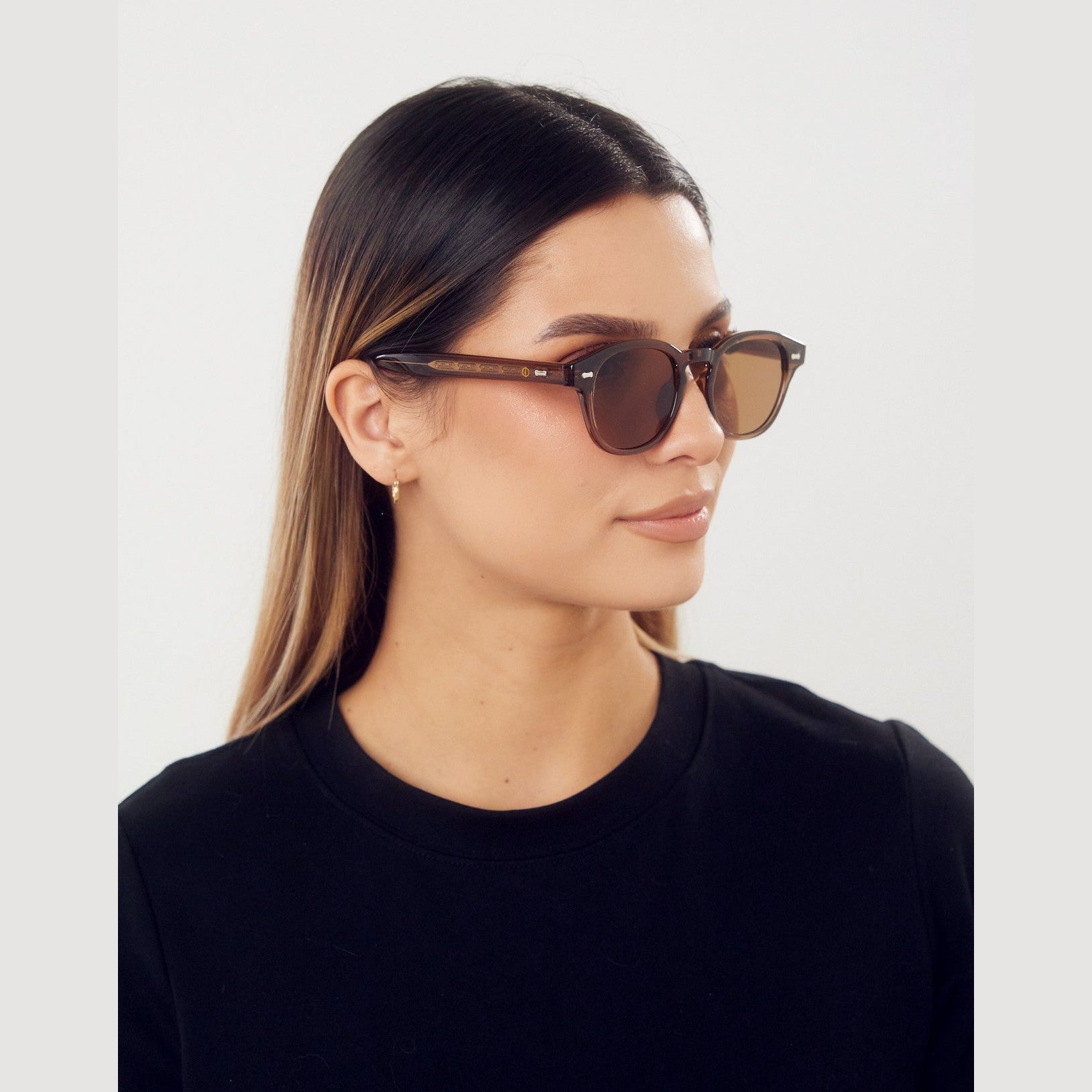 Lentes de sol LOND de Solivo, elegantes y con tecnología de vidrio polarizado, ideales para proteger tus ojos con estilo durante el día.