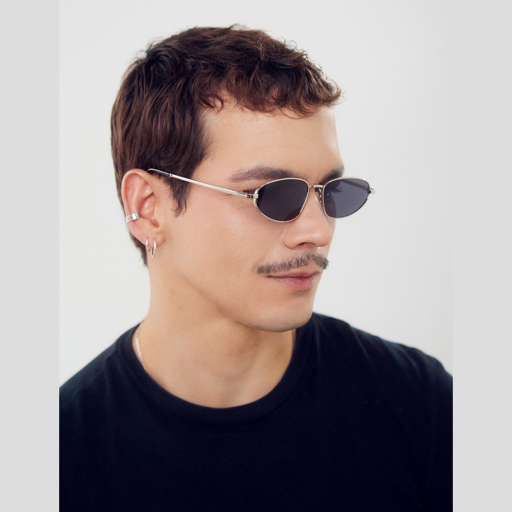 Lentes de sol LIMA - Negro de Solivo, estilo moderno y elegante, perfectos para proteger tus ojos con lentes polarizados y diseño ergonómico.