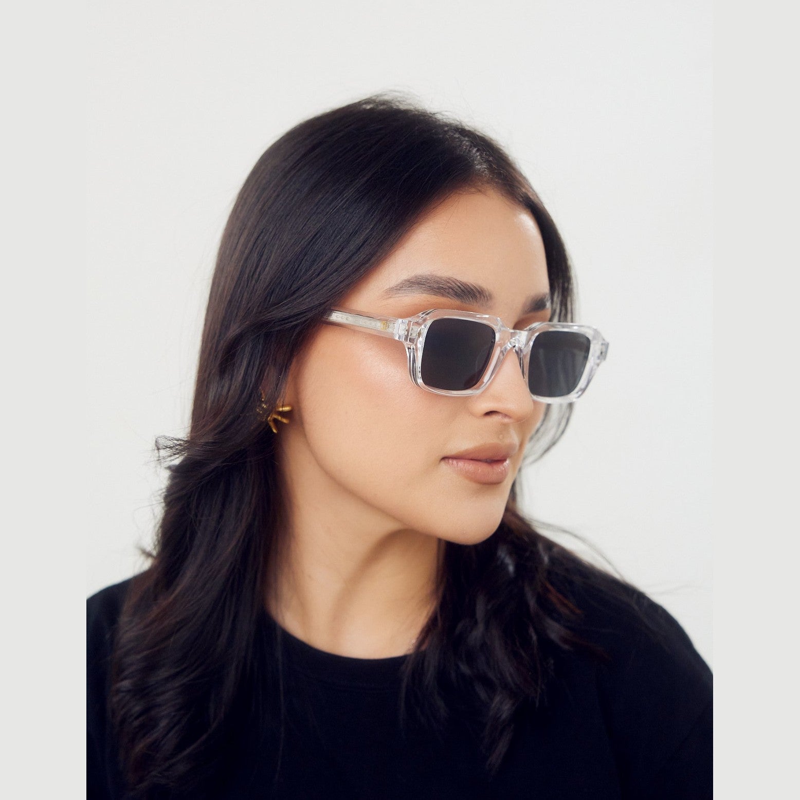 Experiencia de uso de los lentes ZEN de Solivo, ofreciendo estilo y claridad visual gracias a su tecnología de polarizado.