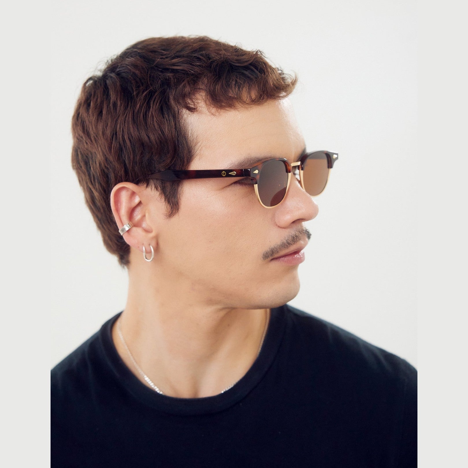 Lentes de sol LUX - Carey Café de Solivo, con diseño elegante y moderno, ideales para proteger tus ojos de los rayos UV mientras complementan tu estilo diario.