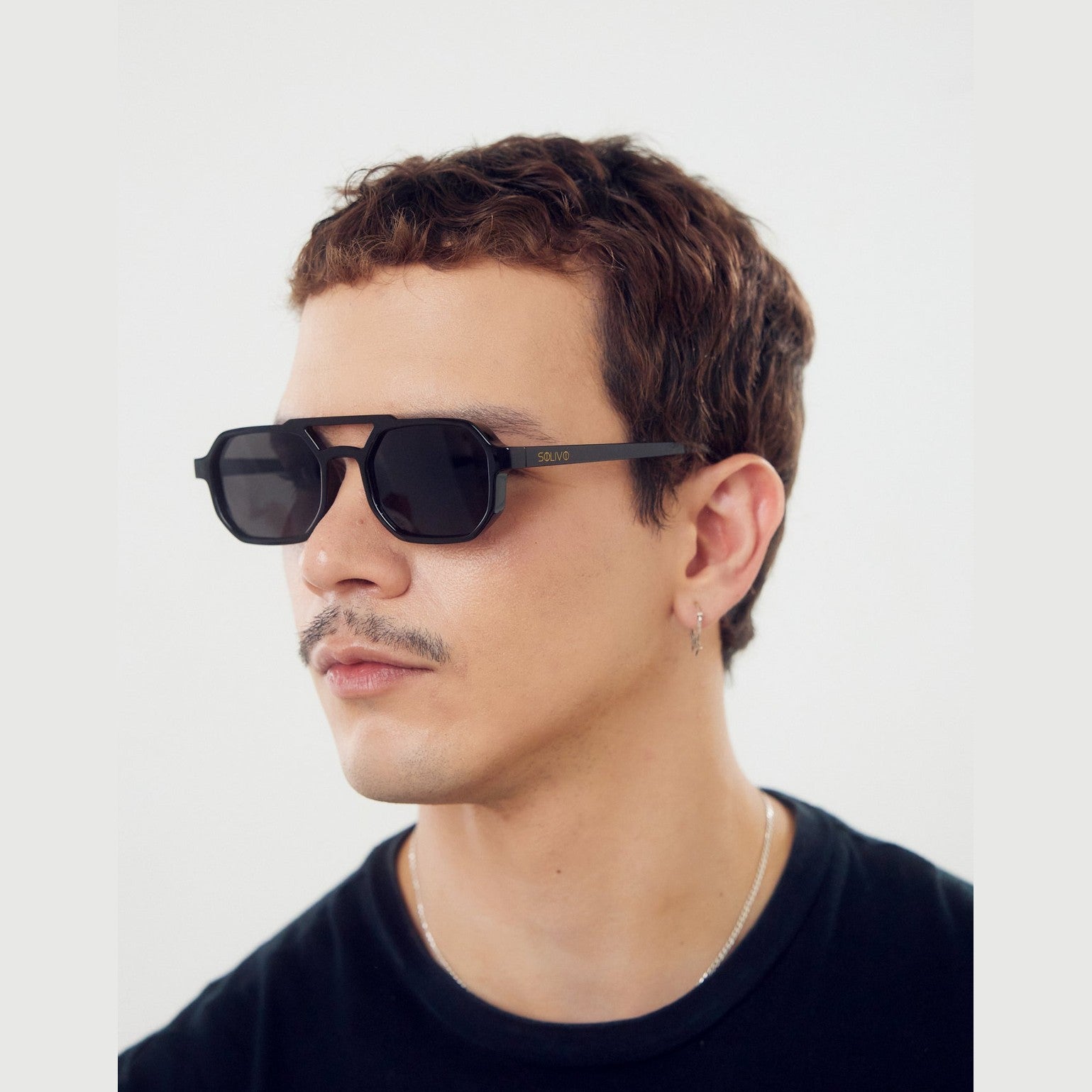 Lentes polarizados LIV de Solivo con protección UV400, ideales para disfrutar del sol con estilo y seguridad.