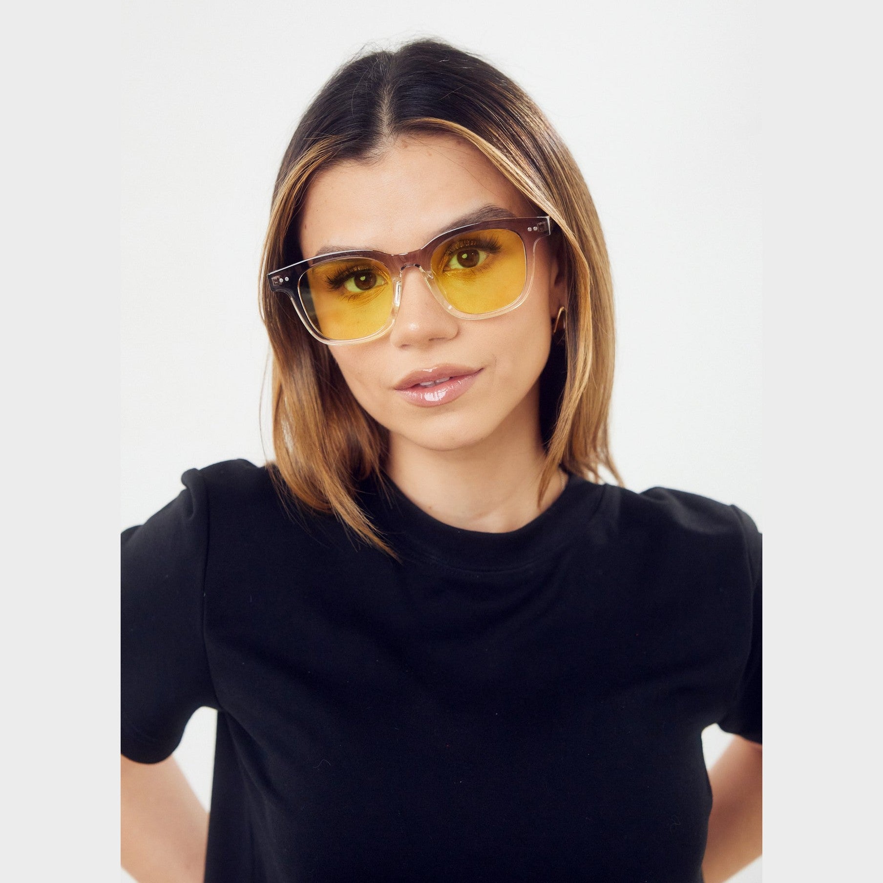 Lentes de sol ACE de Solivo con diseño elegante y cristales polarizados, ideales para proteger tus ojos con estilo en Costa Rica.