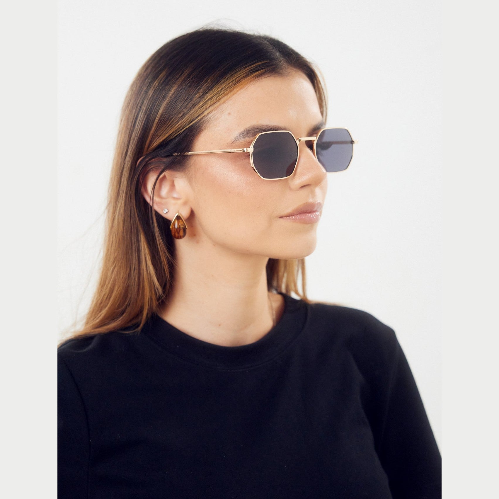 Lentes de sol OSAK de Solivo, diseño elegante y moderno con protección UV400 y cristales polarizados, perfectos para un estilo premium en días soleados.