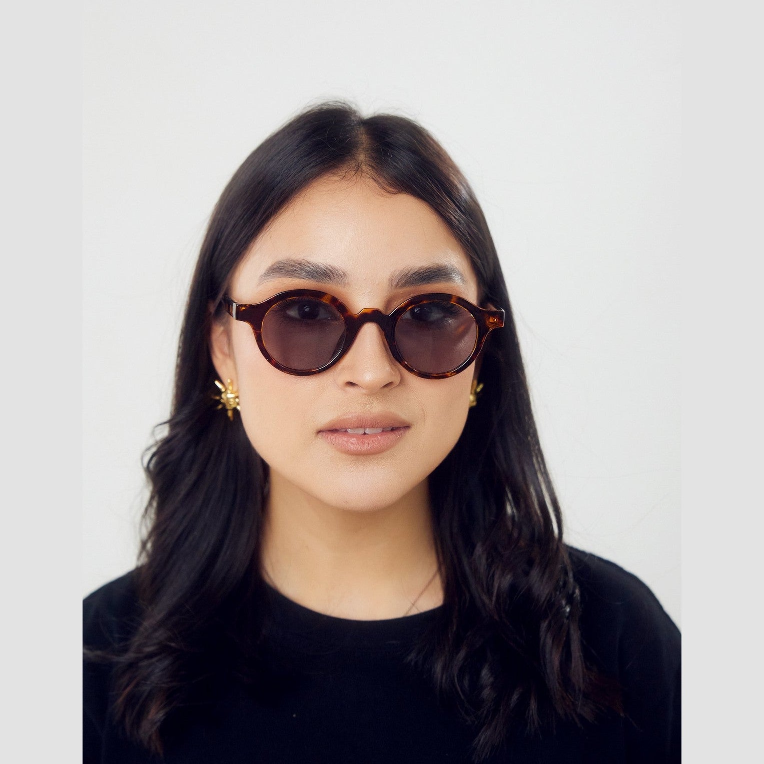 Lentes de sol PRAG de Solivo, elegantes y modernos, perfectos para proteger tus ojos del sol y realzar tu estilo diario.