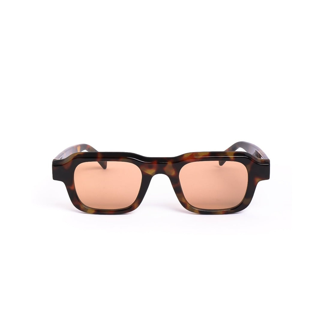 Lentes del sol VIO de Solivo con diseño elegante y moderno, montura en tonos carey y lentes en color marrón claro, ideales para un estilo premium.