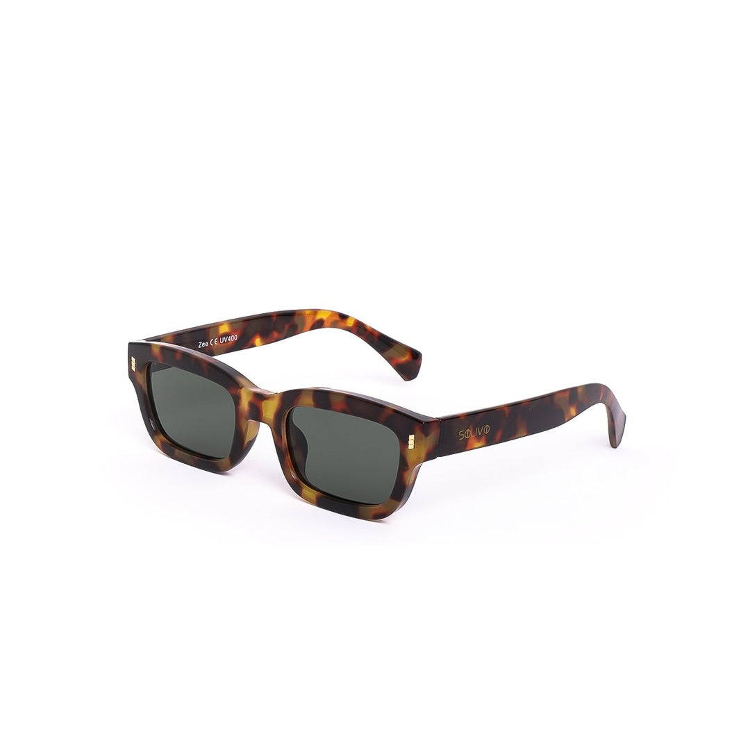 Vista lateral de los lentes de sol ZEE de Solivo, exhibiendo su diseño trendy en color carey, perfectos para un look sofisticado.