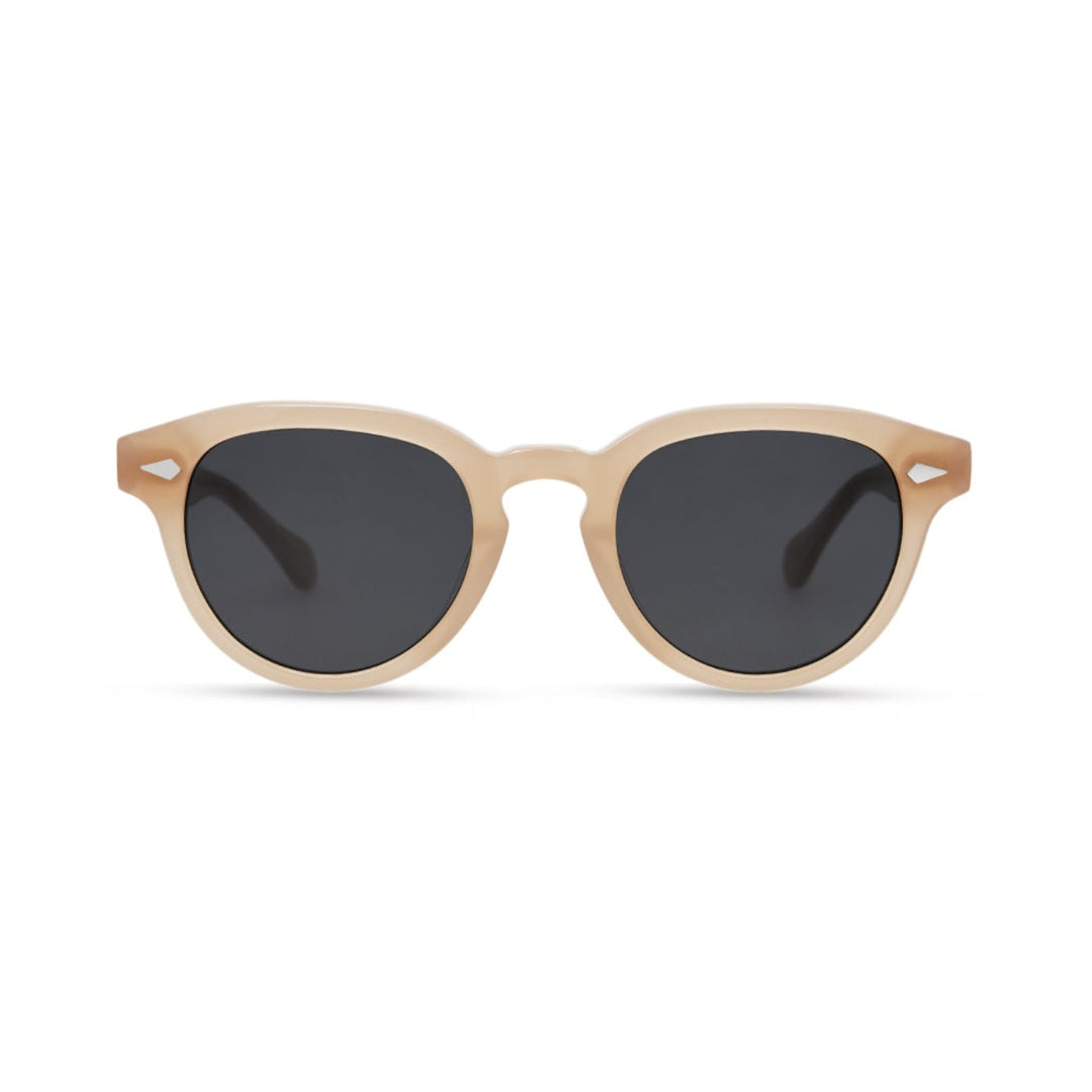 Gafas de sol OBO de Solivo en color beige con lentes oscuros, ideales para moda y protección UV. Diseño elegante que complementa cualquier ocasión.