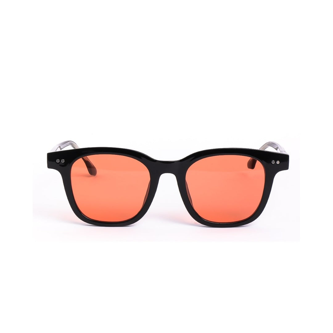 Lentes de sol ACE - Negro Sunset de Solivo, vista frontal con lentes polarizados color naranja, estilo moderno y elegante.