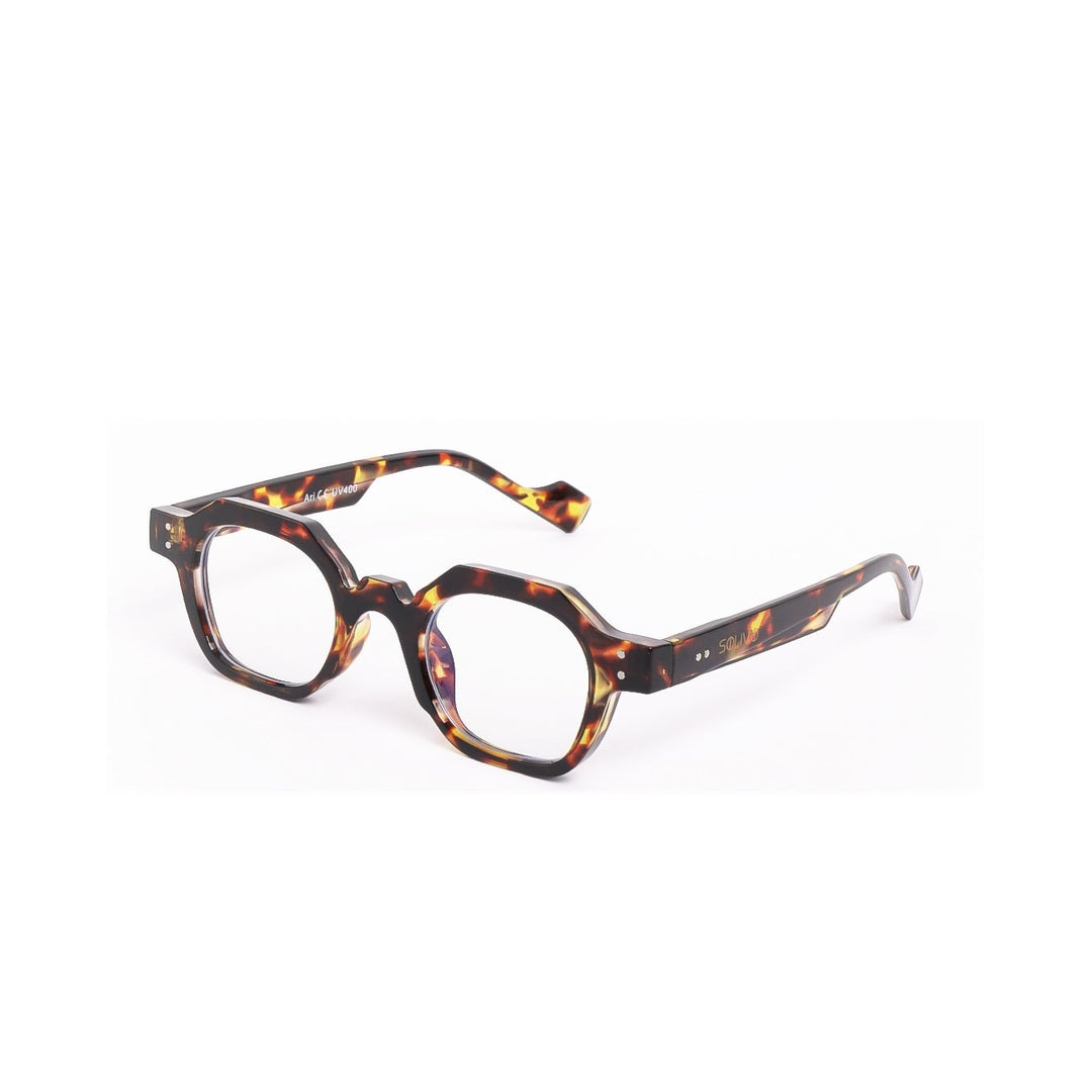 Lentes ARI de Solivo en ángulo lateral, mostrados con un diseño de carey distintivo y contemporáneo, perfectos para actividades al aire libre.