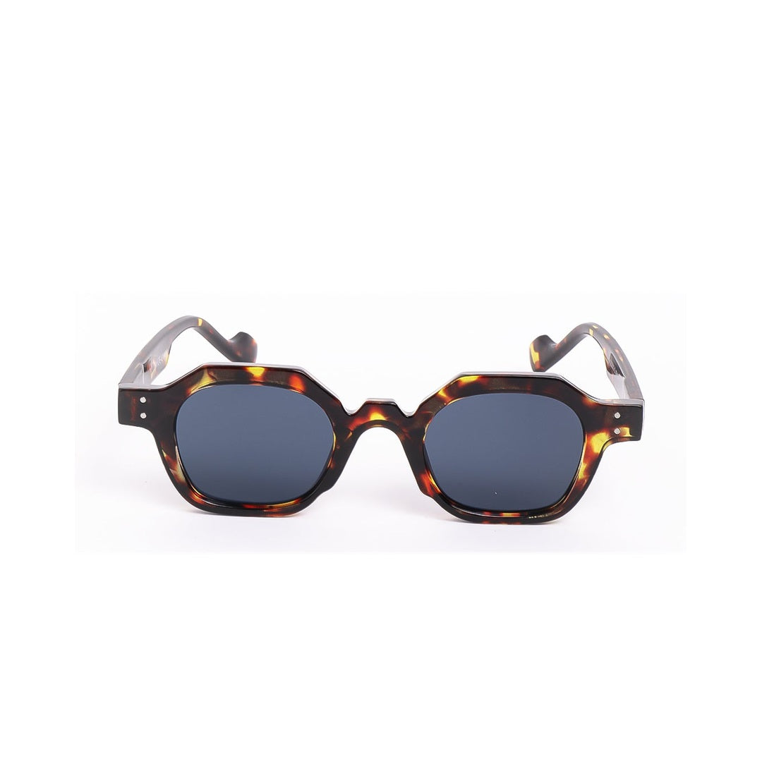 Lentes de sol ARI Carey Gris de Solivo, diseño contemporáneo y elegante. Lentes polarizados con protección UV400, ideales para disfrutar del sol en Costa Rica.