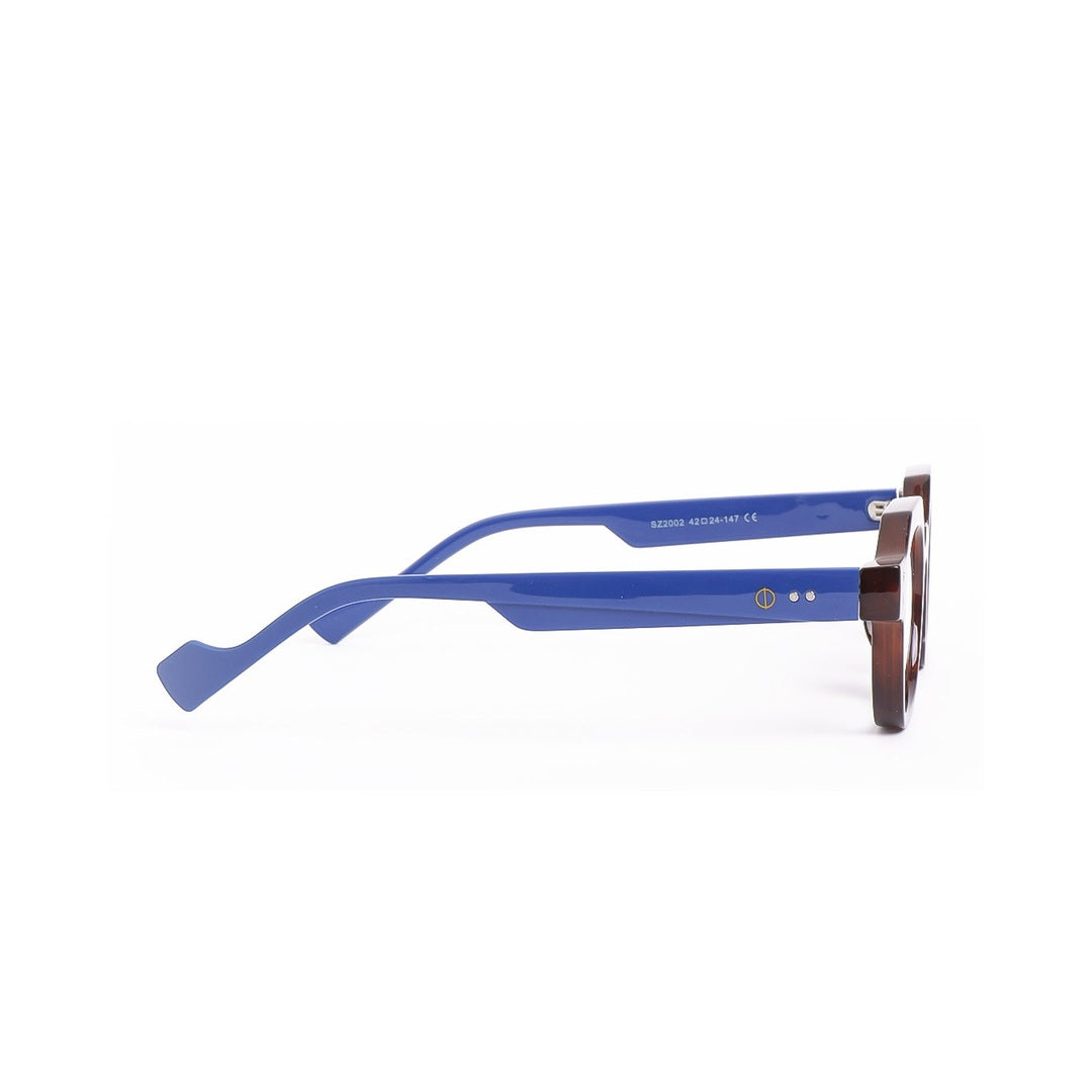 Lentes de sol ARI Blue light de Solivo, presentando un look llamativo con un acabado sofisticado, óptimos para una moda funcional bajo el sol.
