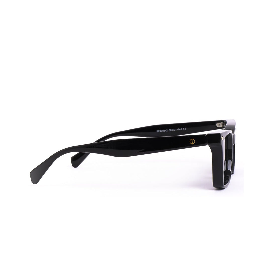 Vista lateral de los lentes de sol Ava - Negro Gris de Solivo, con diseño moderno y elegante, perfectos para proteger tus ojos con estilo.