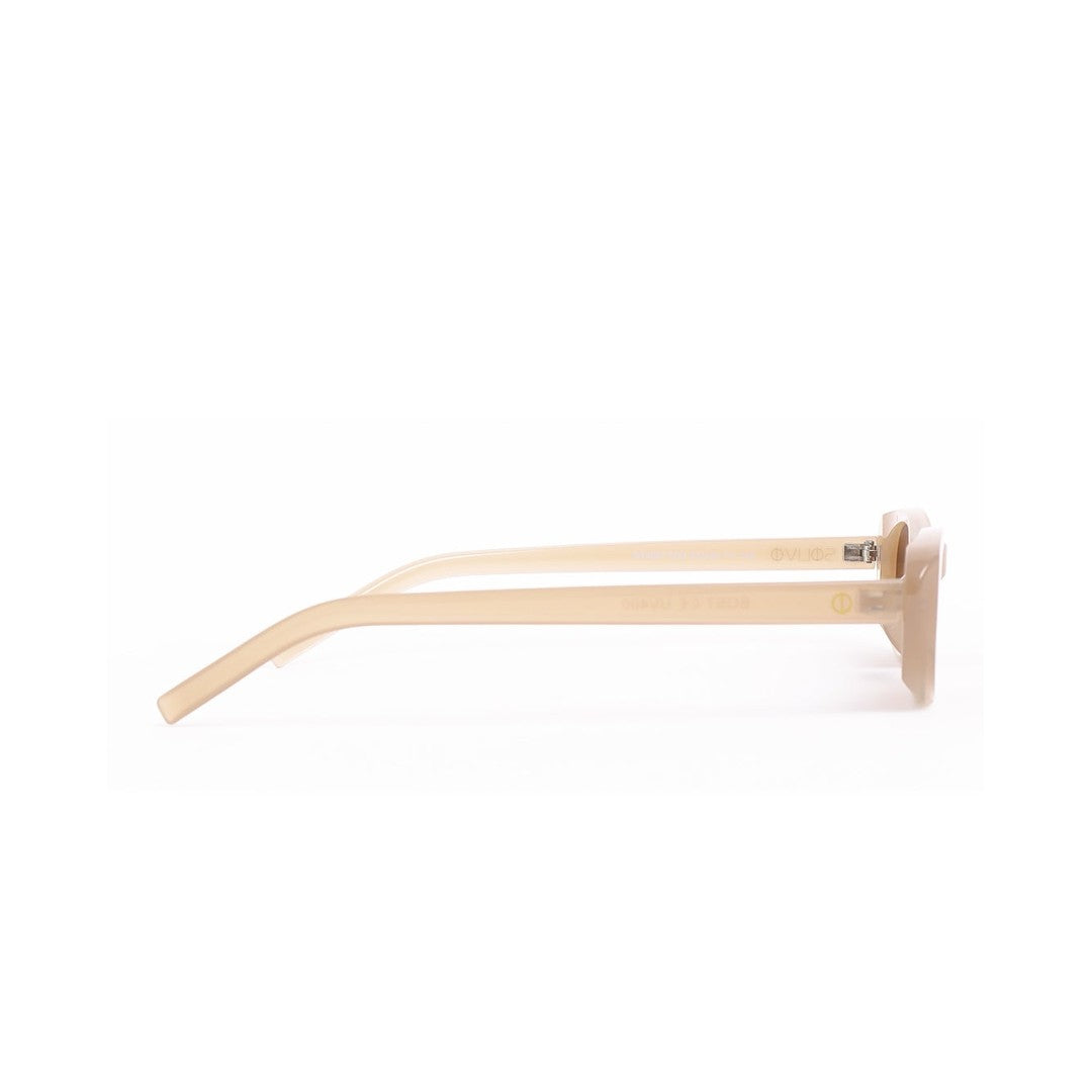Lentes de sol BOST de Solivo en beige, mostrando las patillas del diseño ligero y cómodo, perfecto para disfrutar del sol con estilo.