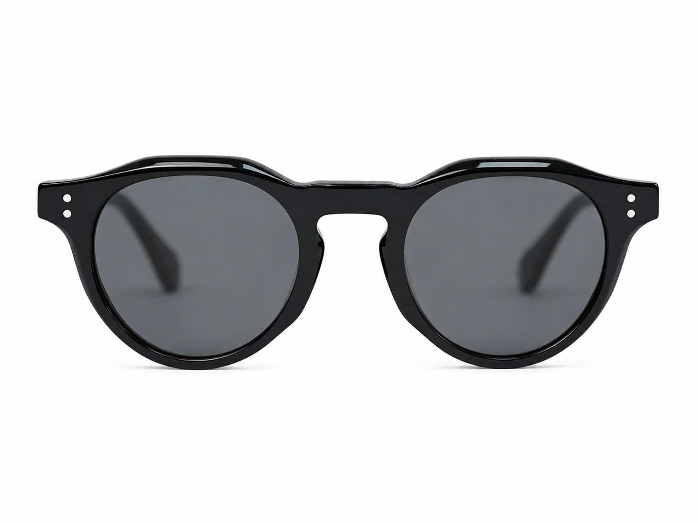 Lentes de sol AKA de Solivo Eyewear — montura redonda negra con lente negro ahumado, protección UV400, Costa Rica