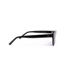 Lentes de sol CIEL de Solivo en color negro, mostrando un elegante diseño lateral que combina estilo moderno y protección UV400, ideales para disfrutar del sol en Costa Rica.