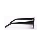 Vista lateral de los lentes de sol Élan de Solivo, mostrando su elegante diseño en color negro con patillas estilizadas.