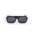 Lentes de sol Élan de Solivo, con un diseño moderno y atractivo en color negro, ideales para cualquier ocasión y perfectos para proteger tus ojos del sol.