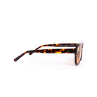 Lentes de sol Élan de Solivo mostrando su estructura ligera y diseño contemporáneo, perfectos para días soleados.