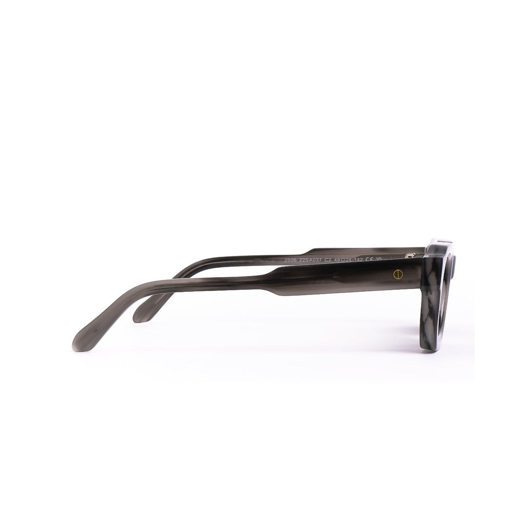 Vista lateral de los lentes de sol Évo Gris de Solivo — materiales de calidad y protección UV400
