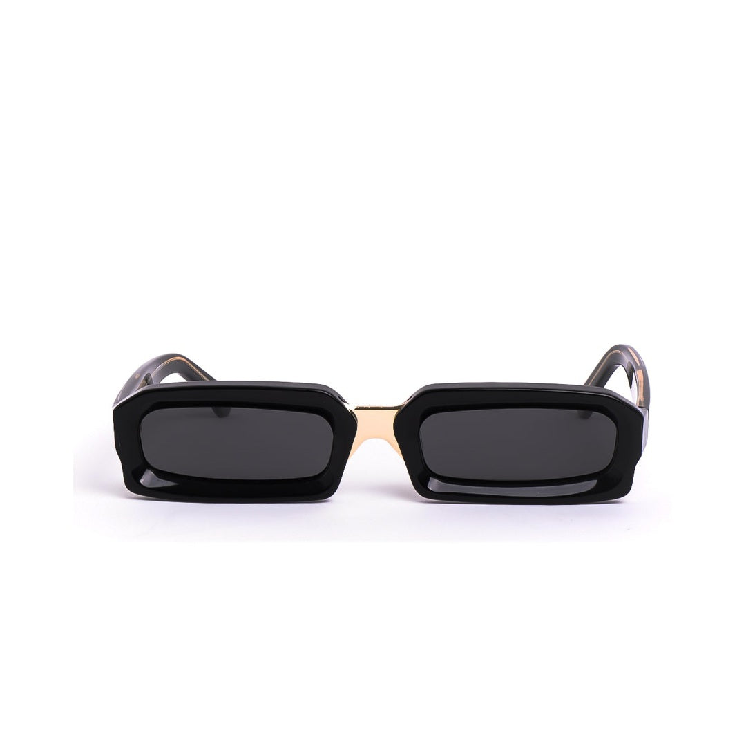 Lentes de sol GIO de Solivo, en color negro dorado, con un diseño elegante y moderno, ofreciendo protección UV400.