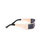 Perspectiva de los lentes de sol LEA de Solivo, mostrando su estilo contemporáneo y detalles de alta calidad, perfectos para cualquier ocasión.