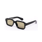 Lentes de sol LOU de Solivo, diseño elegante y moderno, perfectos para combinar estilo y funcionalidad.