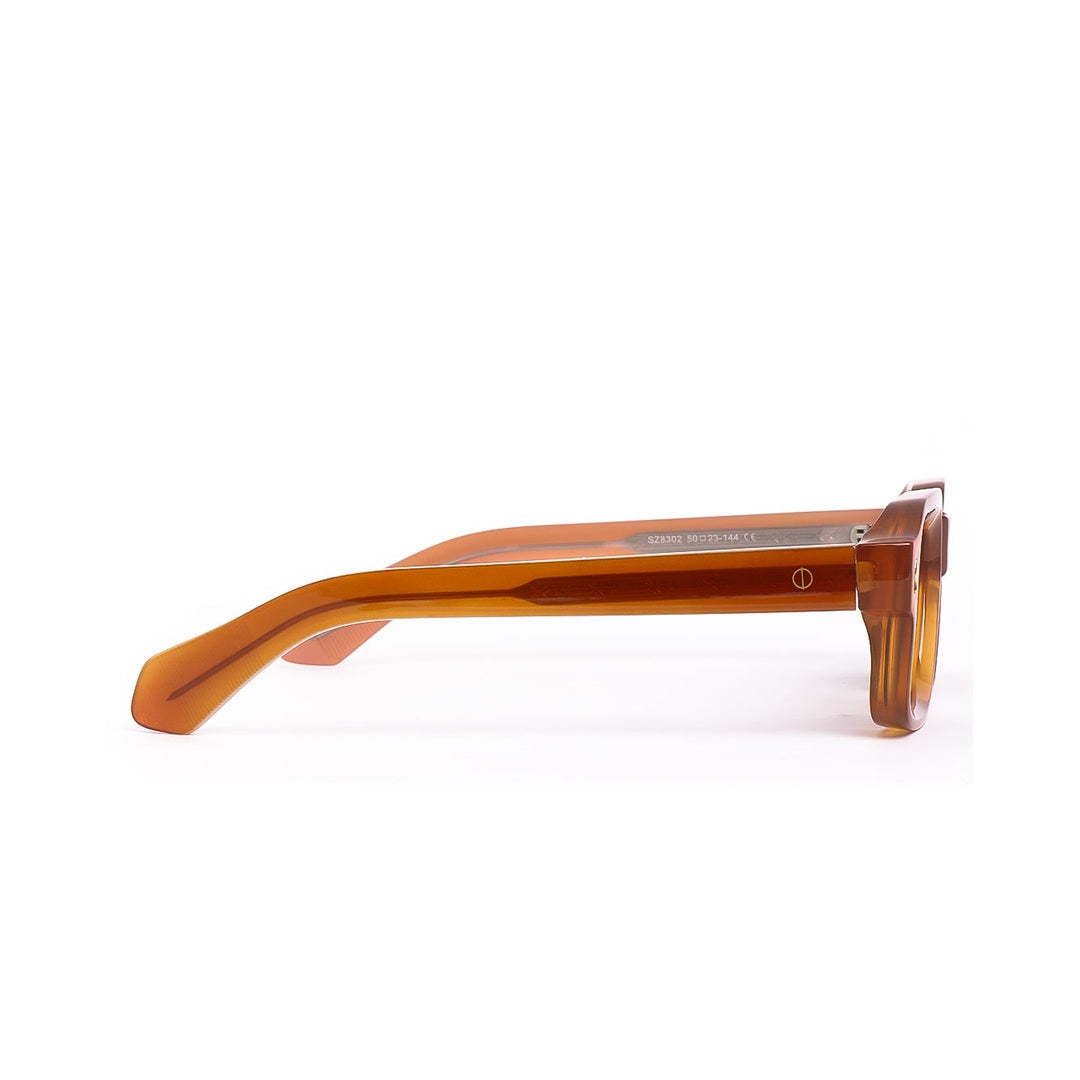 Perfil de las gafas de sol LOU de Solivo, destacando su elegante diseño en naranja y estructura resistente, perfectas para actividades al aire libre.