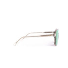 Perfil de los lentes de sol MIA de Solivo, mostrando su estructura estilizada y cristales verdes, una elección chic para días soleados.