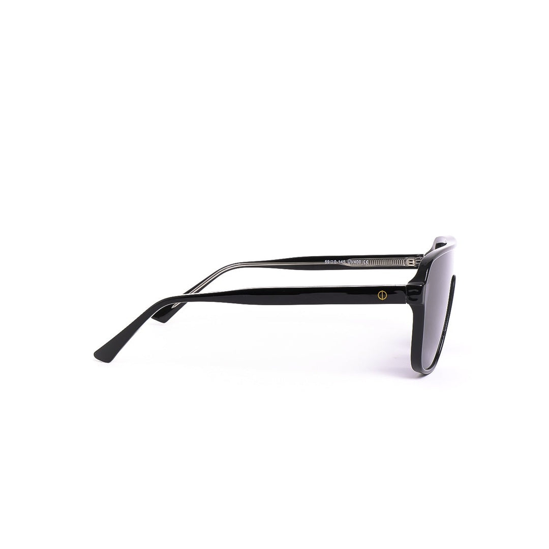 Lentes de sol MIA de Solivo desde un ángulo lateral, destacando su fabricación premium y lentes polarizados que eliminan el deslumbramiento.