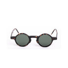 Lentes de sol MIRA de Solivo, con diseño elegante y atemporal, que combinan estilo y funcionalidad, perfectos para proteger los ojos del sol.