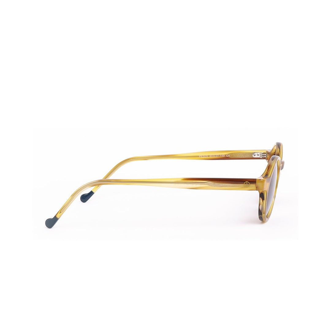 Vista lateral de los lentes de sol MIRA de Solivo, mostrando su diseño estilizado y cómodo, excelente combinación de moda y protección ocular.