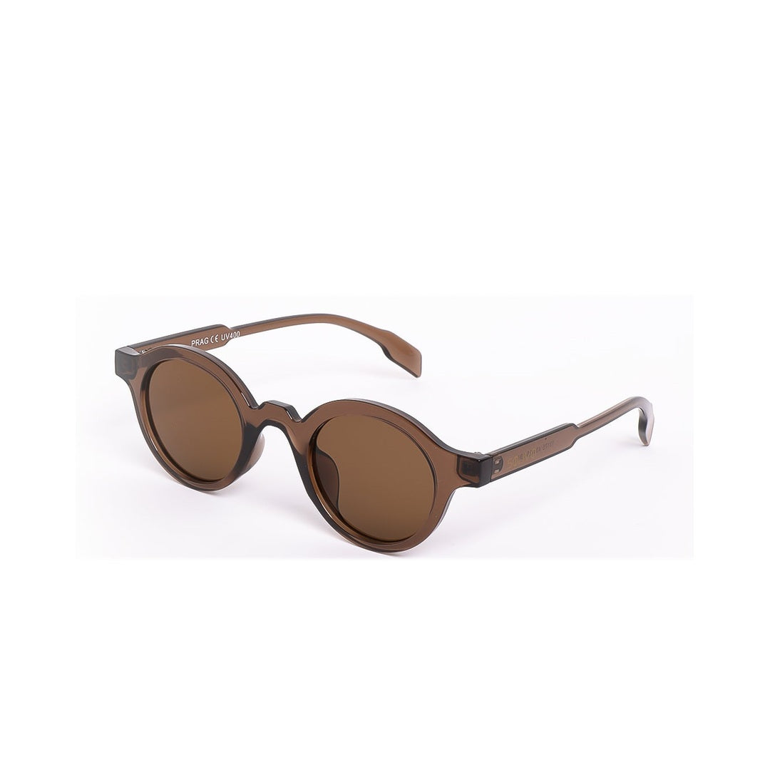 Vista lateral de los lentes de sol PRAG de Solivo, destacando su estructura contemporánea y lentes marrones.