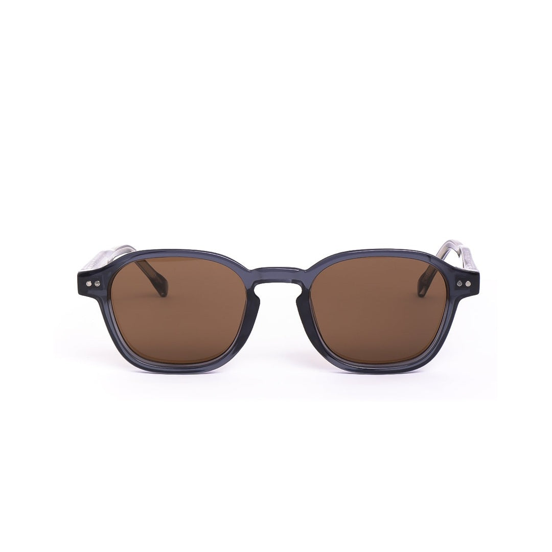 Lentes de sol REM de Solivo con diseño elegante y moderno, vista frontal, ideales para proteger los ojos y complementar cualquier atuendo.