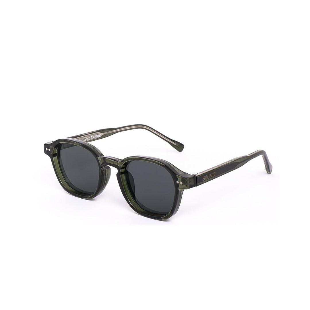 Lentes de sol REM de Solivo con diseño elegante y moderno, perfectos para cualquier outfit, resaltando estilo y funcionalidad.