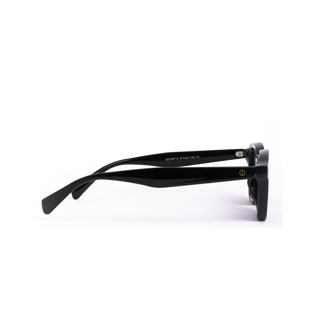 Lentes de sol RIO de Solivo mostrando la vista lateral, con un diseño elegante y detalles en dorado, ofreciendo protección UV400 y comodidad visual.