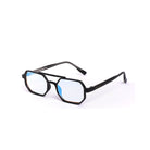 Vista lateral de los lentes de sol SKY de Solivo, ofreciendo un elegante look fashion con lentes polarizados que reducen el deslumbramiento.