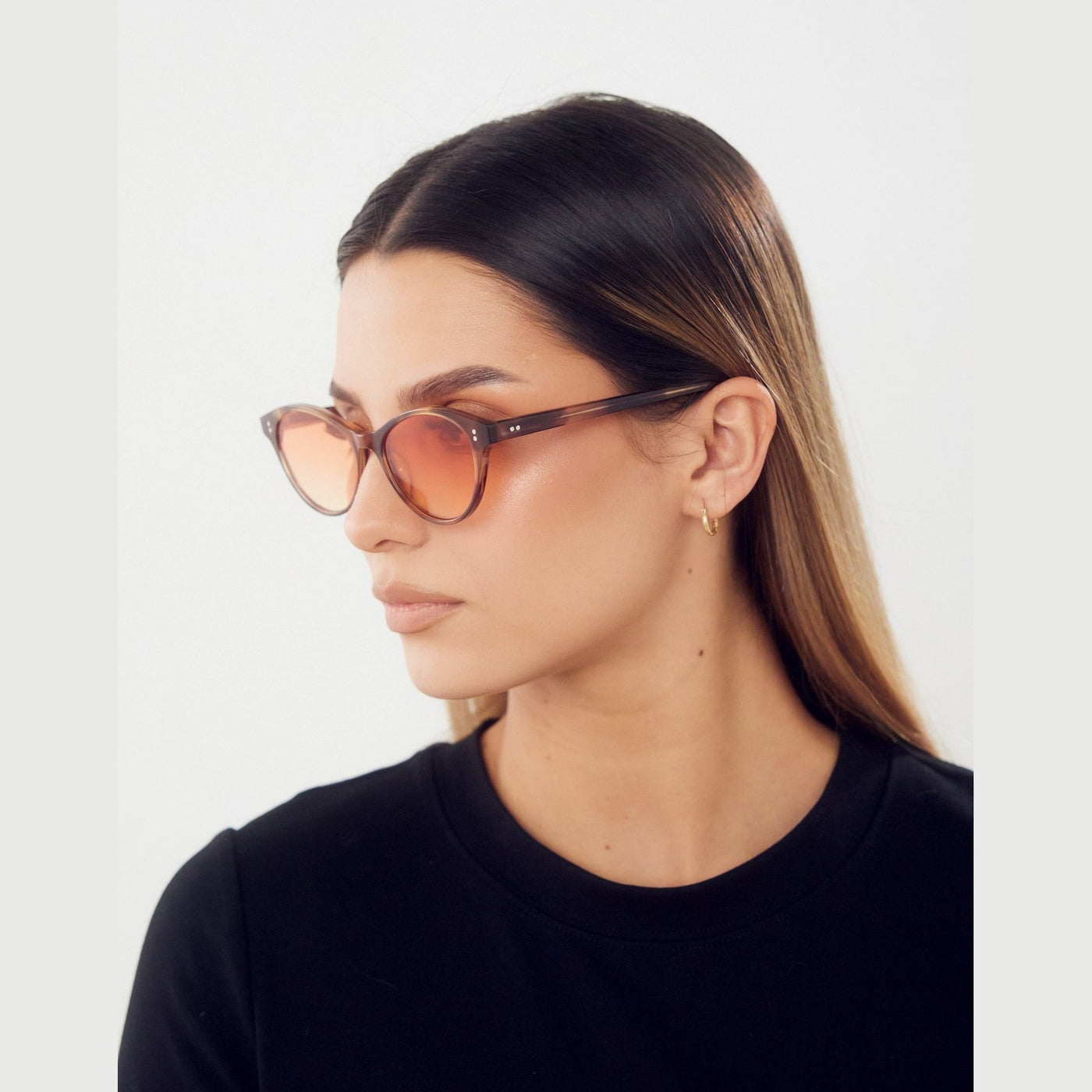 Detalle de los lentes de sol STEF Nogal Sunset de Solivo Eyewear con filtro UV400 — acetato premium